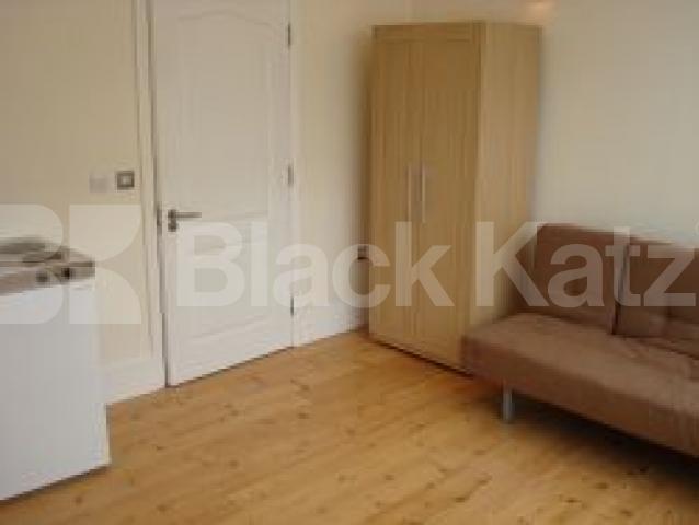			New Instruciton, Studio Apartment, 1 bath, 1 reception Studio			 Murray Street, CAMDEN NW1